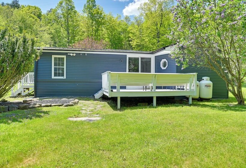 Catskills Family Retreat: Fishing & Hiking On Site