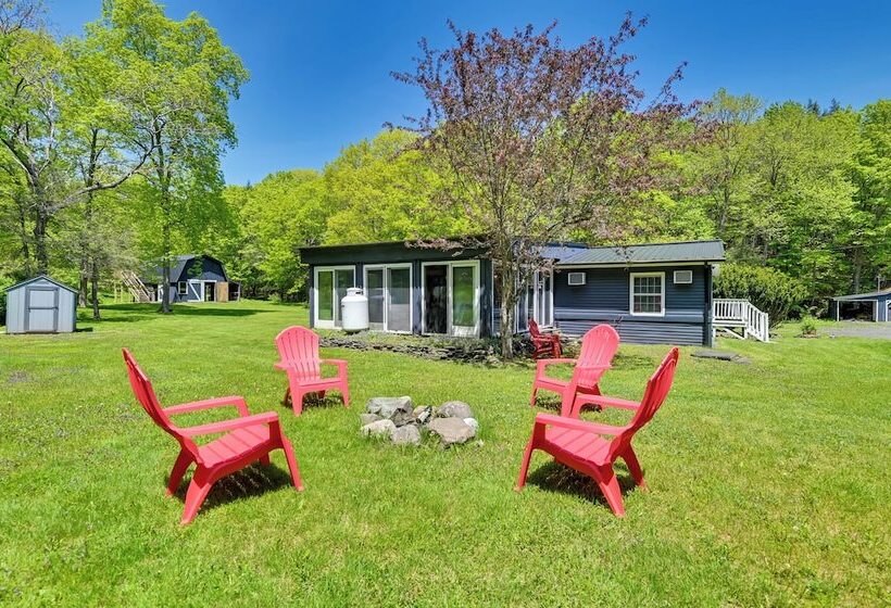 Catskills Family Retreat: Fishing & Hiking On Site