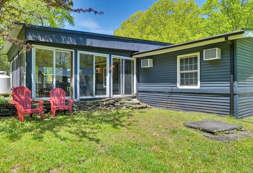 Catskills Family Retreat: Fishing & Hiking On Site