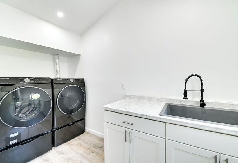 Catskills Family Retreat: Fishing & Hiking On Site