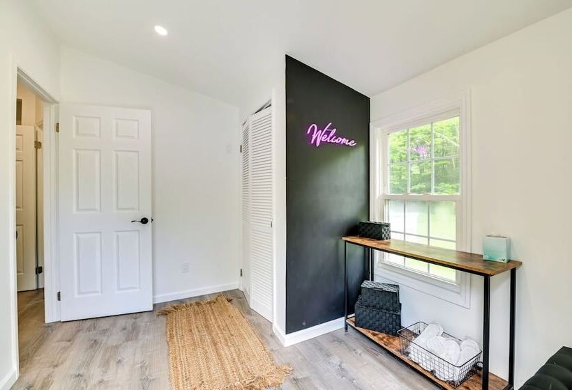 Catskills Family Retreat: Fishing & Hiking On Site