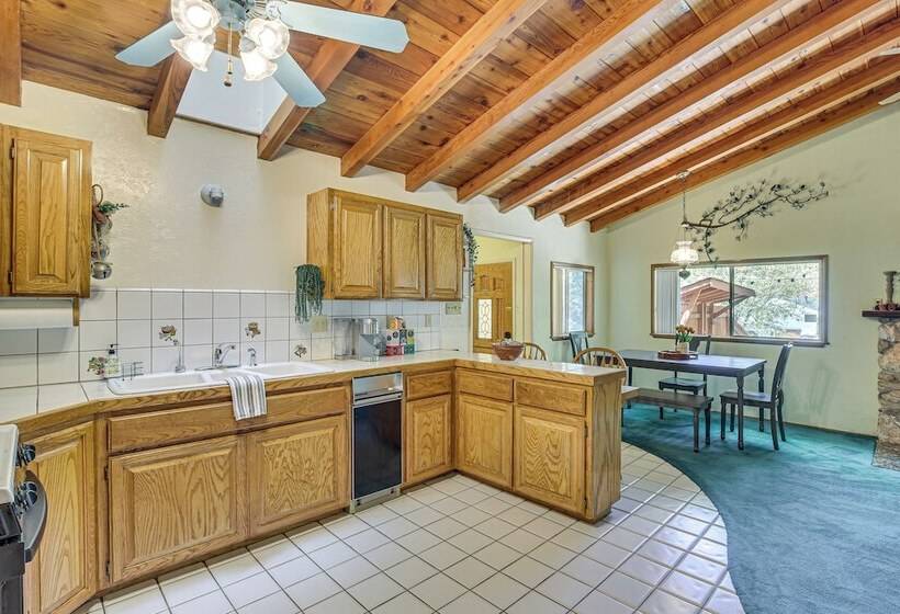 Cedar Glen Cabin < 3 Mi To Lake Arrowhead Village!