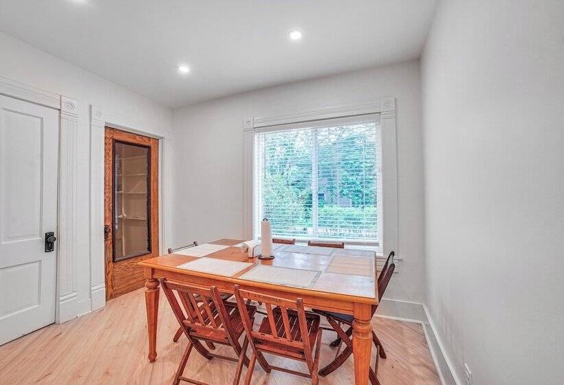 Charming Champaign Victorian W/ Deck!