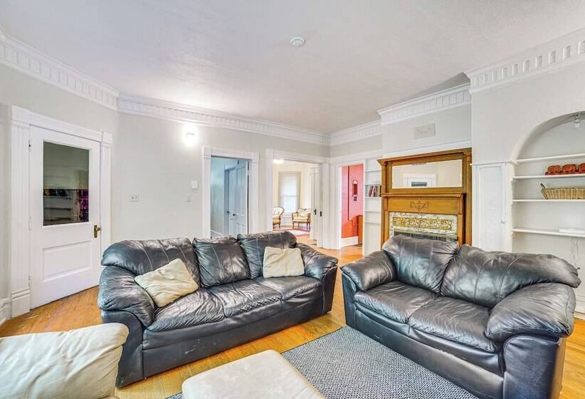 Charming Champaign Victorian W/ Deck!