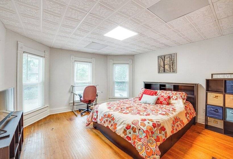 Charming Champaign Victorian W/ Deck!