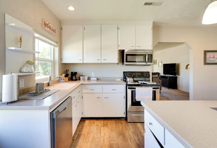 Charming Emmett Home W/ Patio   14 Mi To Reservoir