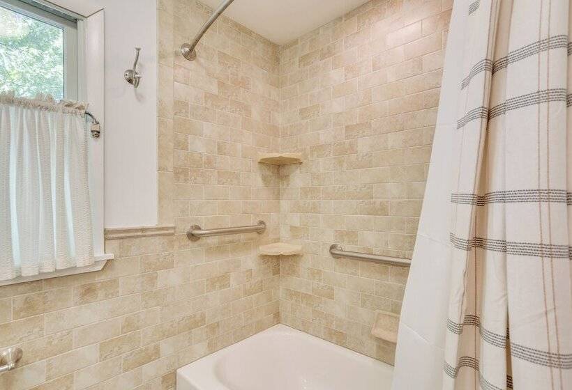 Charming Highland Falls Home < 2 Mi To West Point!