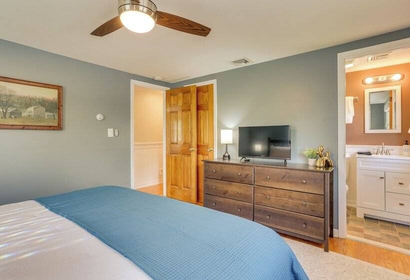 Charming Highland Falls Home < 2 Mi To West Point!