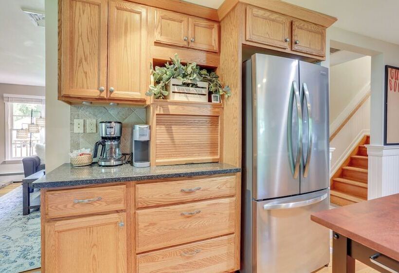 Charming Highland Falls Home < 2 Mi To West Point!