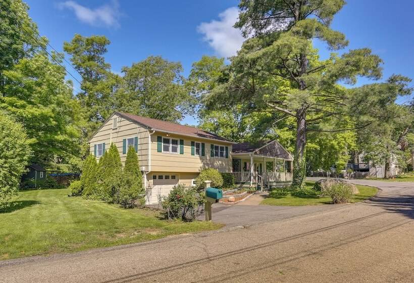 Charming Highland Falls Home < 2 Mi To West Point!