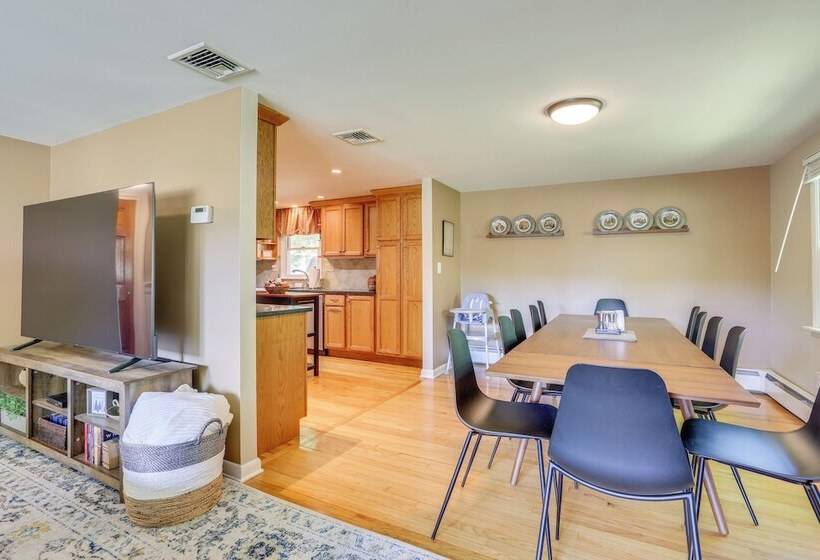 Charming Highland Falls Home < 2 Mi To West Point!