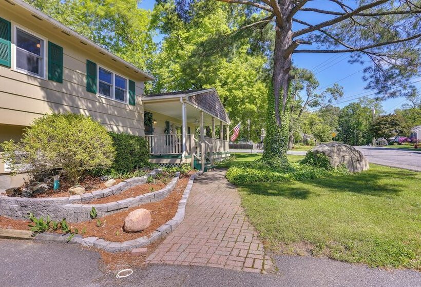 Charming Highland Falls Home < 2 Mi To West Point!