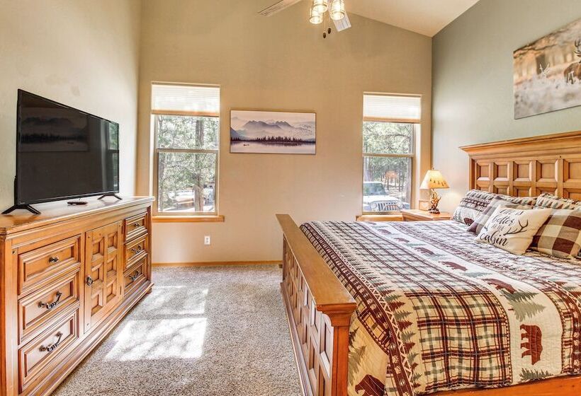 Walk To Rainbow Lake: Peaceful Cabin W/ Fire Pit