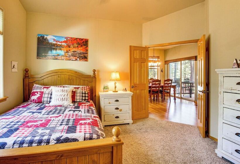 Walk To Rainbow Lake: Peaceful Cabin W/ Fire Pit