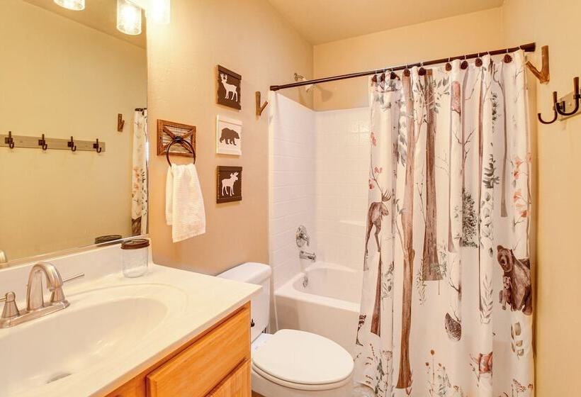 Walk To Rainbow Lake: Peaceful Cabin W/ Fire Pit