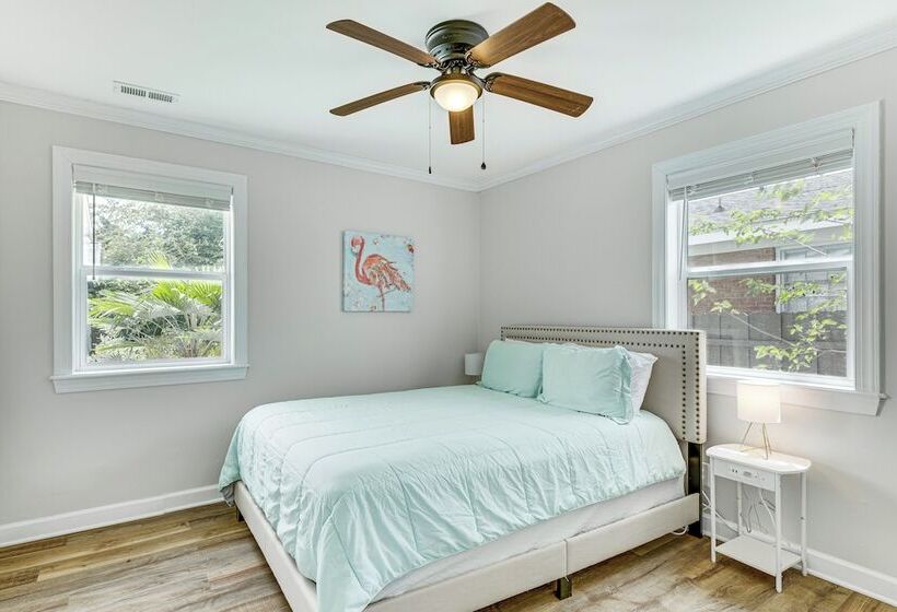 Charming Morehead City Home: 2 Mi To Beach Access