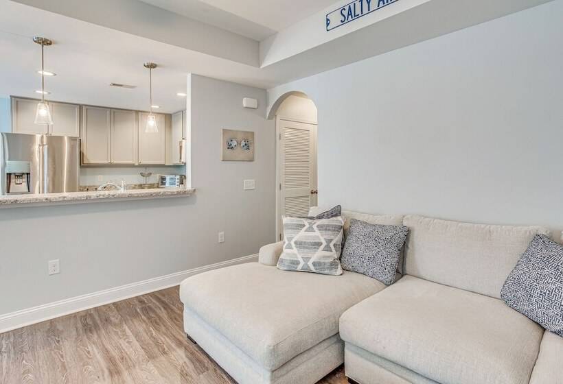 Charming Oak Island Beach House W/ Fire Pit & Yard