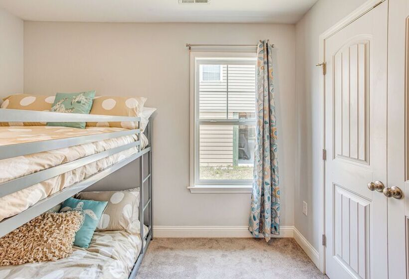 Charming Oak Island Beach House W/ Fire Pit & Yard