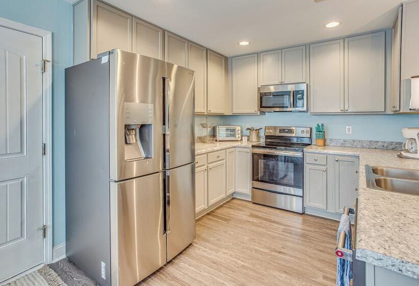 Charming Oak Island Beach House W/ Fire Pit & Yard