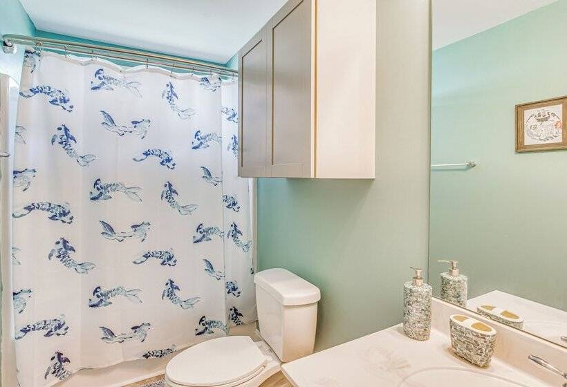 Charming Oak Island Beach House W/ Fire Pit & Yard