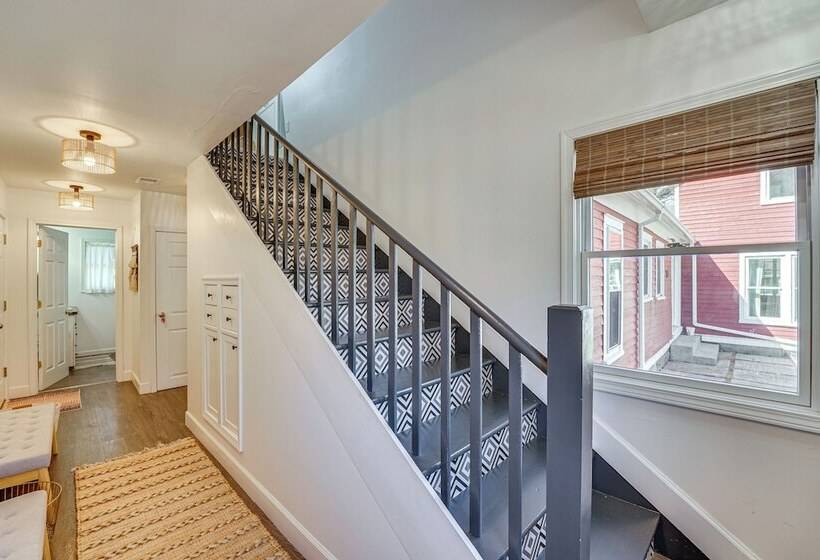 Charming Pentwater Home < 1 Mi To Lake Michigan!