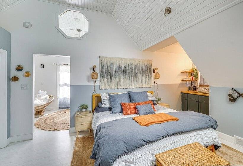 Charming Pentwater Home < 1 Mi To Lake Michigan!