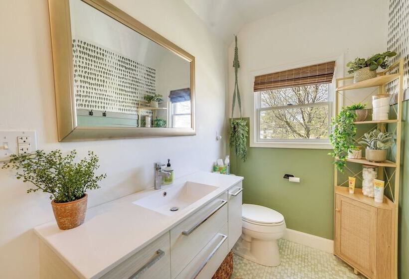 Charming Pentwater Home < 1 Mi To Lake Michigan!