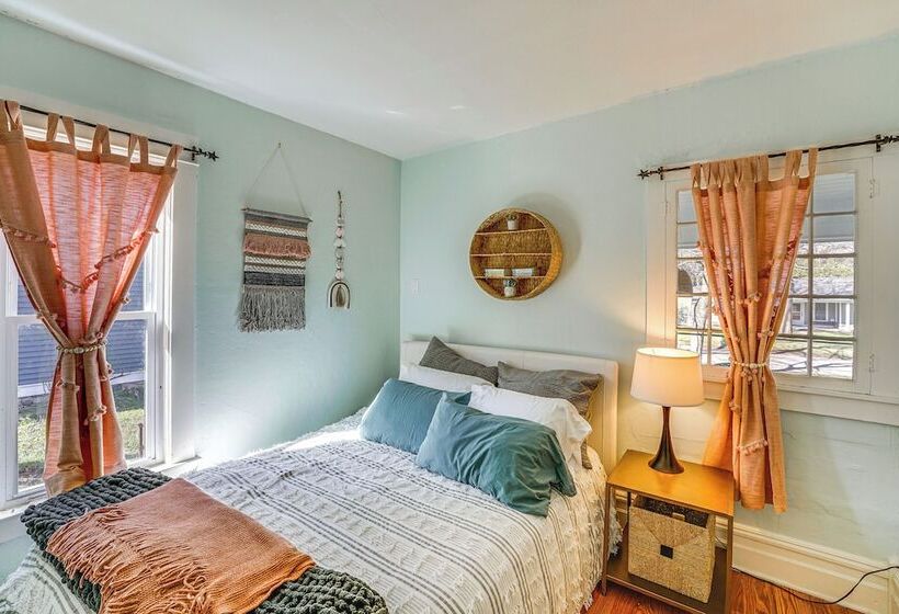 Charming Pentwater Home < 1 Mi To Lake Michigan!