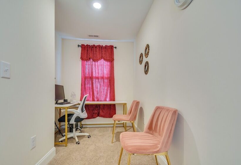 Charming Smithfield Home ~ 28 Mi To Raleigh!