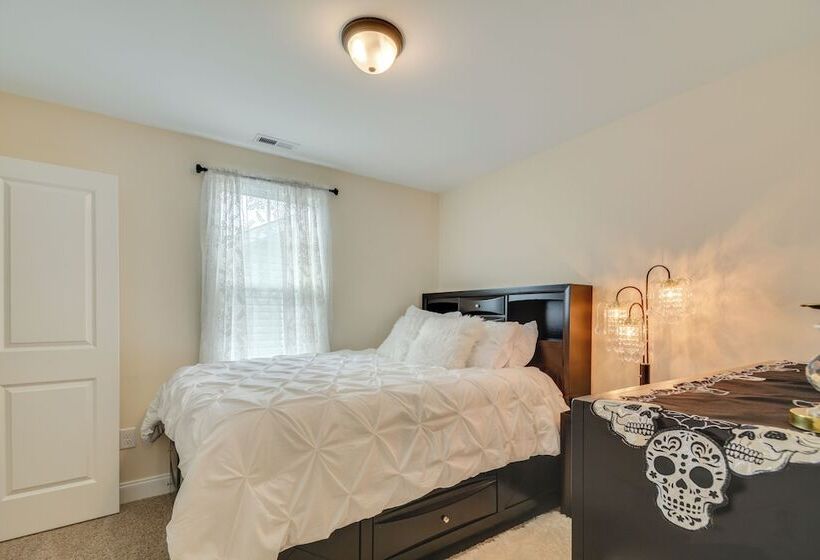 Charming Smithfield Home ~ 28 Mi To Raleigh!