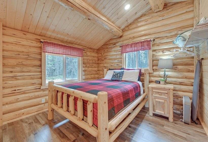 Charming Soldotna Cabin Near Kenai River Fishing!
