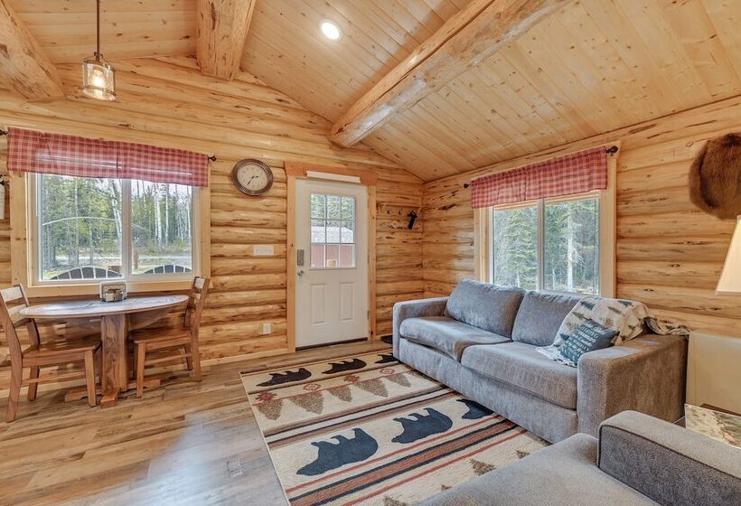 Charming Soldotna Cabin Near Kenai River Fishing!