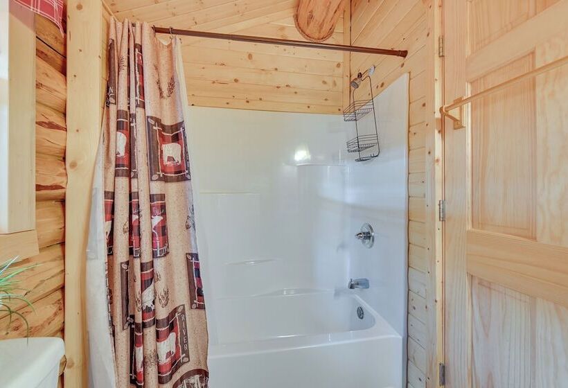 Charming Soldotna Cabin Near Kenai River Fishing!