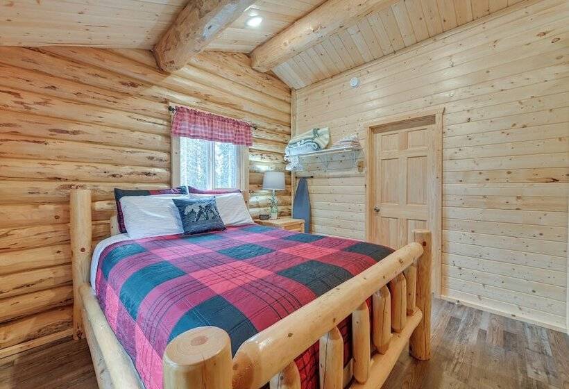 Charming Soldotna Cabin Near Kenai River Fishing!