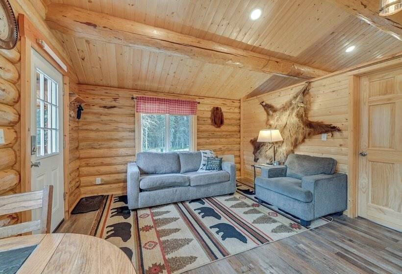 Charming Soldotna Cabin Near Kenai River Fishing!