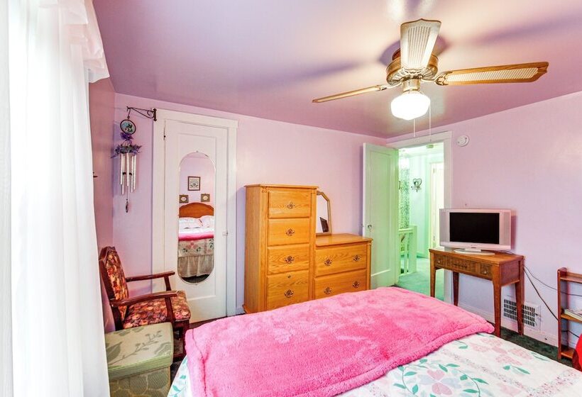 Charming West Mifflin House 3 Mi To Kennywood!