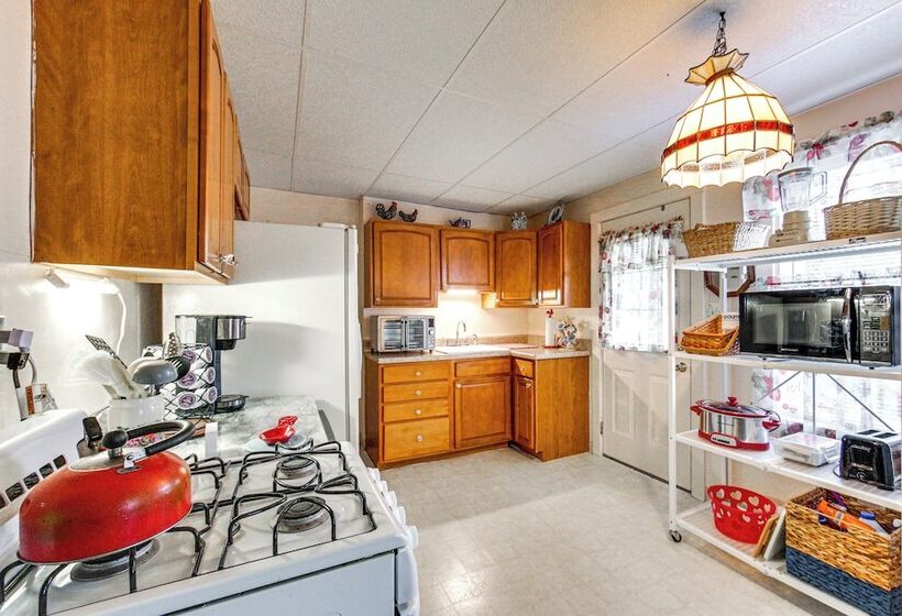 Charming West Mifflin House 3 Mi To Kennywood!