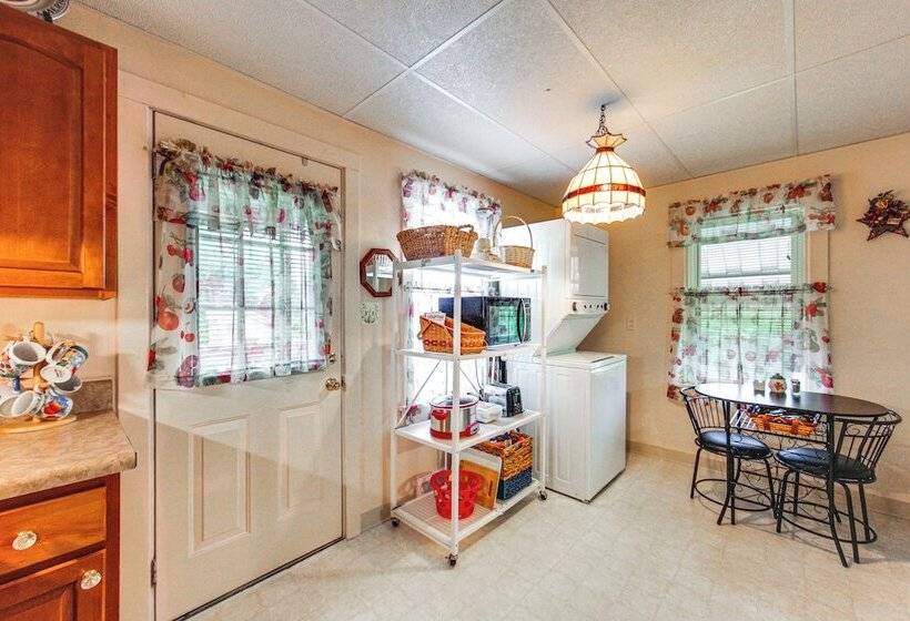 Charming West Mifflin House 3 Mi To Kennywood!