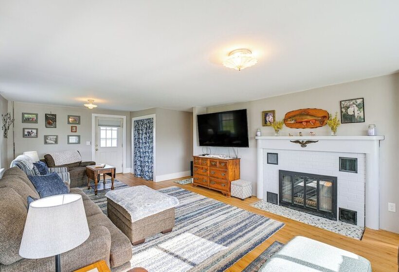 Cherryfield Home W/ Decks On Historic Horse Farm