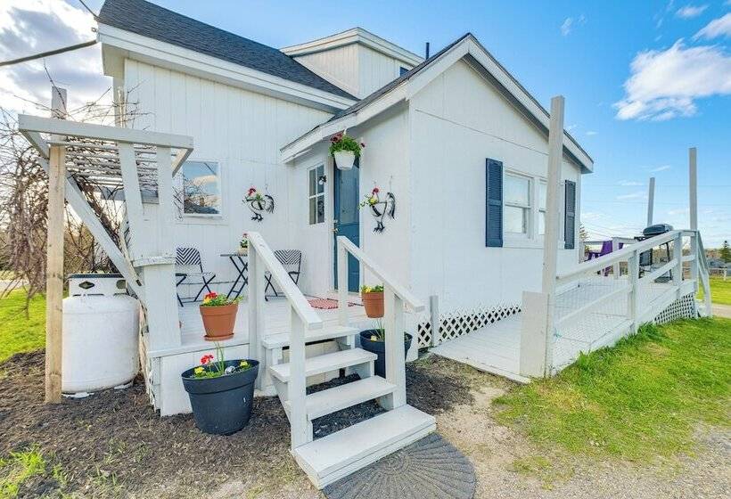 Cherryfield Home W/ Decks On Historic Horse Farm