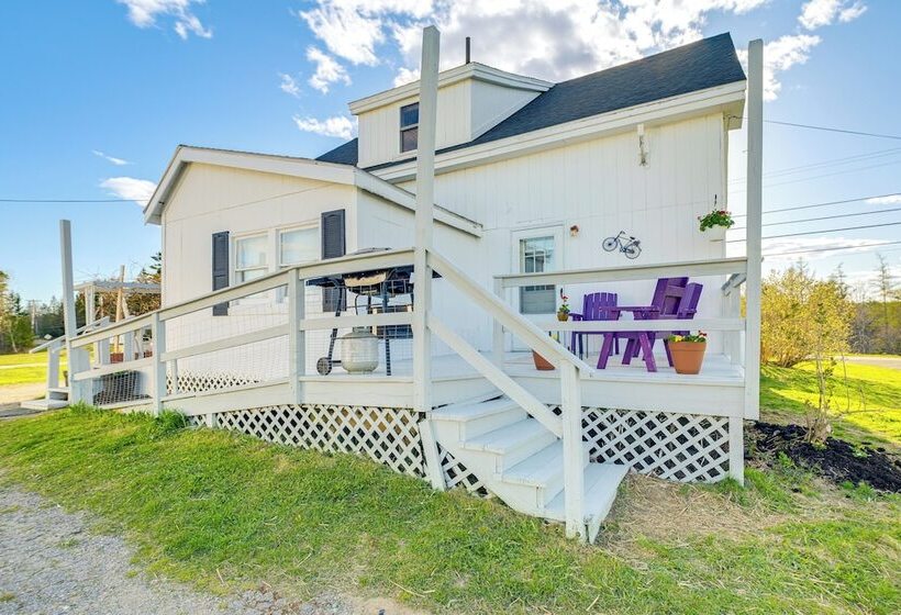 Cherryfield Home W/ Decks On Historic Horse Farm