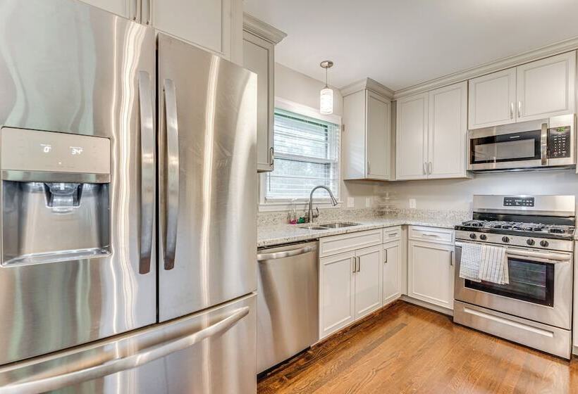 Chic College Park Cottage ~ 2 Mi To Main Street!