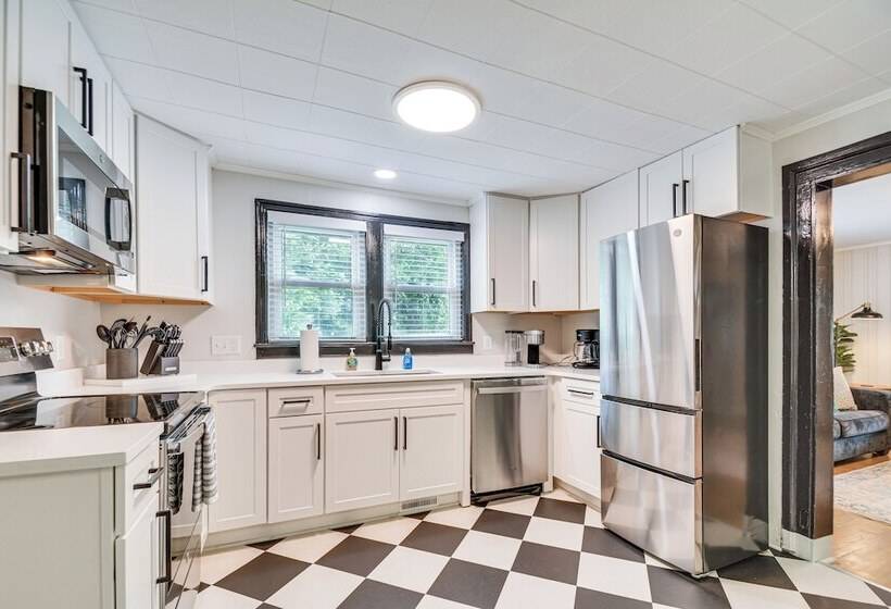 Chic Durham Home W/ Game Room: Walk To Downtown!