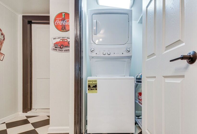 Chic Durham Home W/ Game Room: Walk To Downtown!