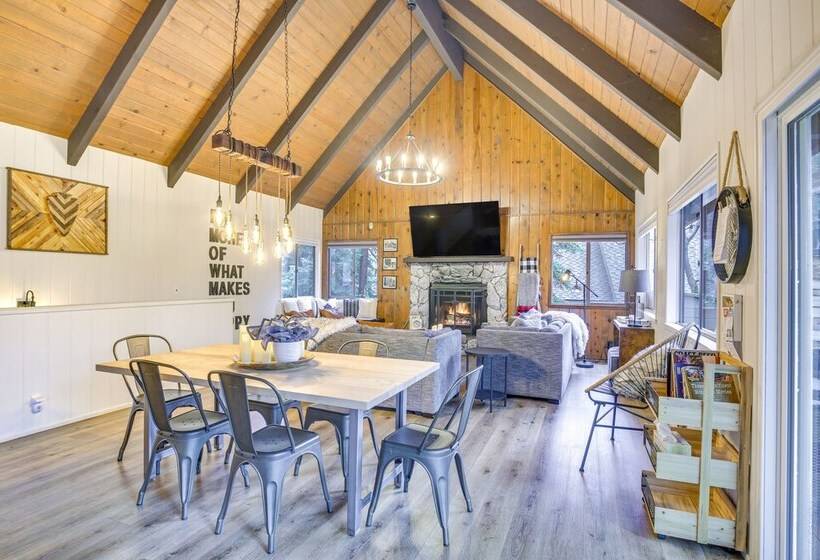 Cozy & Chic Lake Arrowhead Cabin W/ Deck!