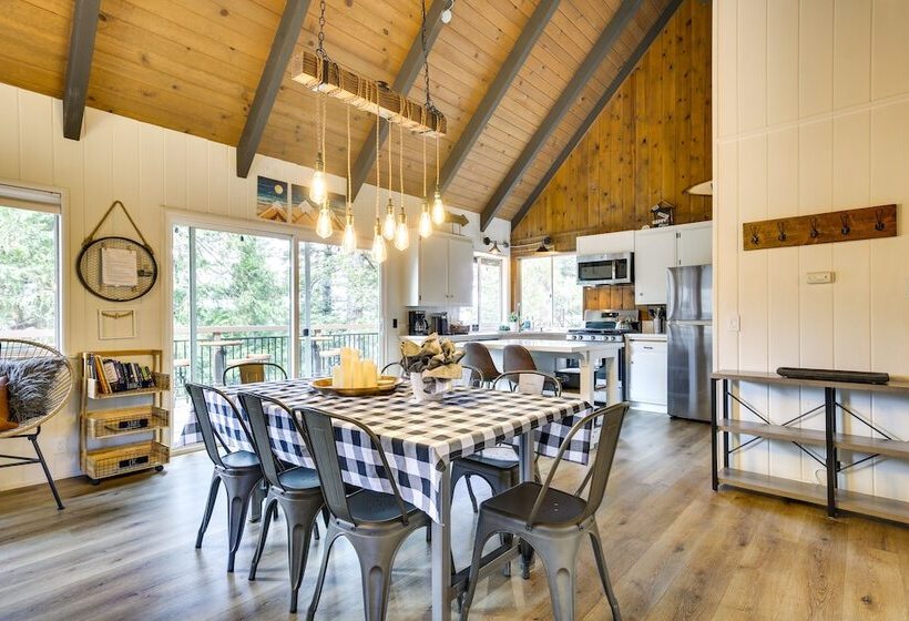 Cozy & Chic Lake Arrowhead Cabin W/ Deck!