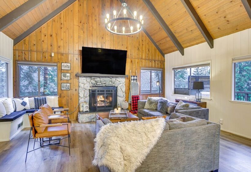 Cozy & Chic Lake Arrowhead Cabin W/ Deck!
