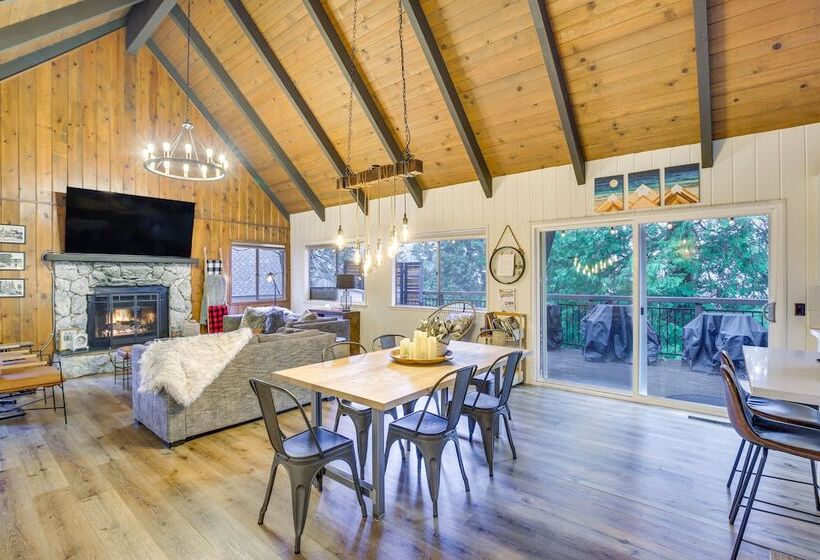 Cozy & Chic Lake Arrowhead Cabin W/ Deck!