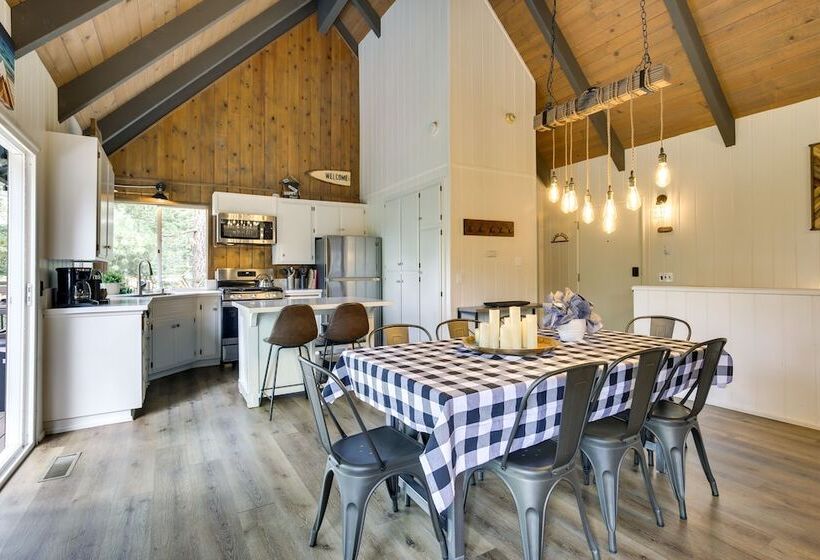 Cozy & Chic Lake Arrowhead Cabin W/ Deck!