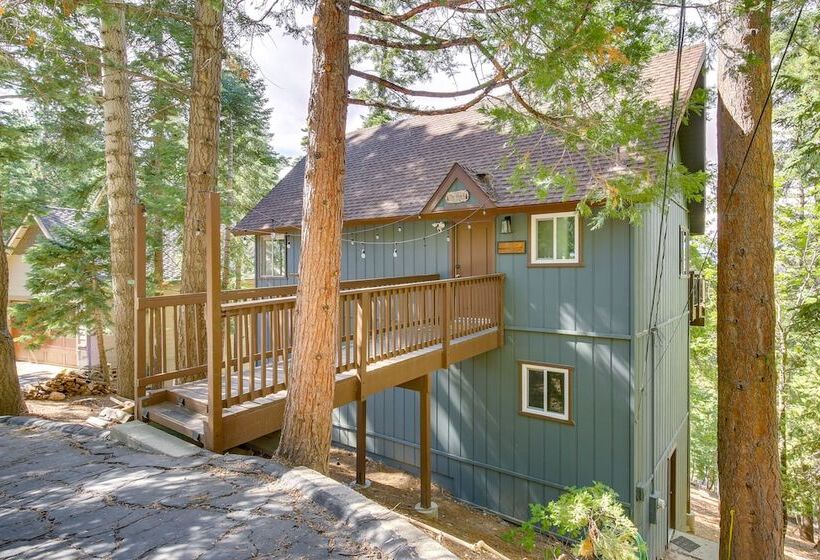 Cozy & Chic Lake Arrowhead Cabin W/ Deck!